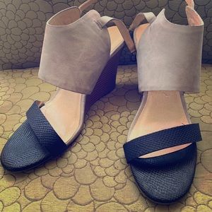 Chinese Laundry Wedges